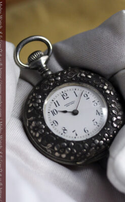 希少なティファニーの懐中時計 繊細で立体的な装飾が美しい銀無垢ケース 【1900年頃】-P2389-18