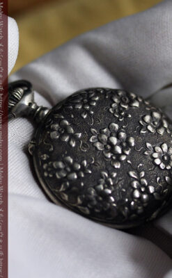 希少なティファニーの懐中時計 繊細で立体的な装飾が美しい銀無垢ケース 【1900年頃】-P2389-19