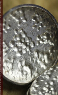 希少なティファニーの懐中時計 繊細で立体的な装飾が美しい銀無垢ケース 【1900年頃】-P2389-22