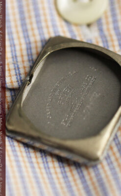 ケース表面に装飾を施したグリュエンのアンティーク腕時計 【1950年頃】-W1660-11