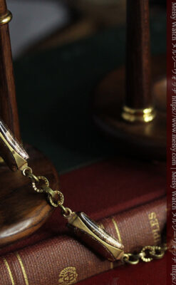 真鍮色で特殊なデザイン&特別な色味の懐中時計チェーン-C0528-5