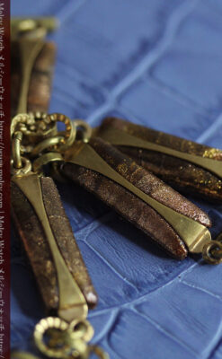 真鍮色で特殊なデザイン&特別な色味の懐中時計チェーン-C0528-9