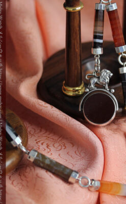 色と模様の美しい瑪瑙と獅子の飾り 銀無垢アンティーク懐中時計チェーン-C0529-9