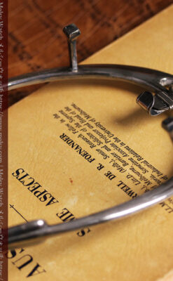 蹄鉄型の銀スタンド、馬と蹄鉄ロンジンの懐中時計のセット 【1900年頃】-P2399-20