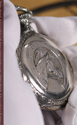 蹄鉄型の銀スタンド、馬と蹄鉄ロンジンの懐中時計のセット 【1900年頃】-P2399-24