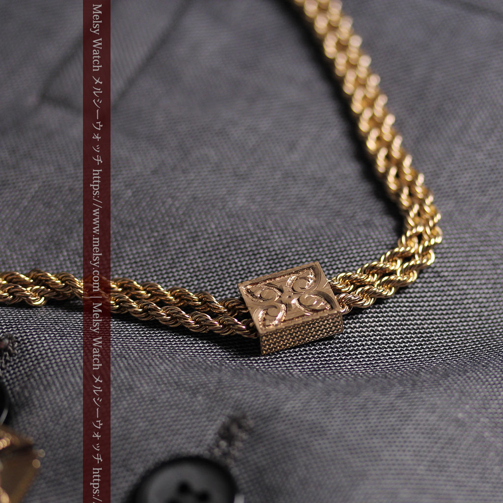 騎士に剣と鷹、髑髏に聖書の飾りが映える アンティーク懐中時計チェーン-C0534-12