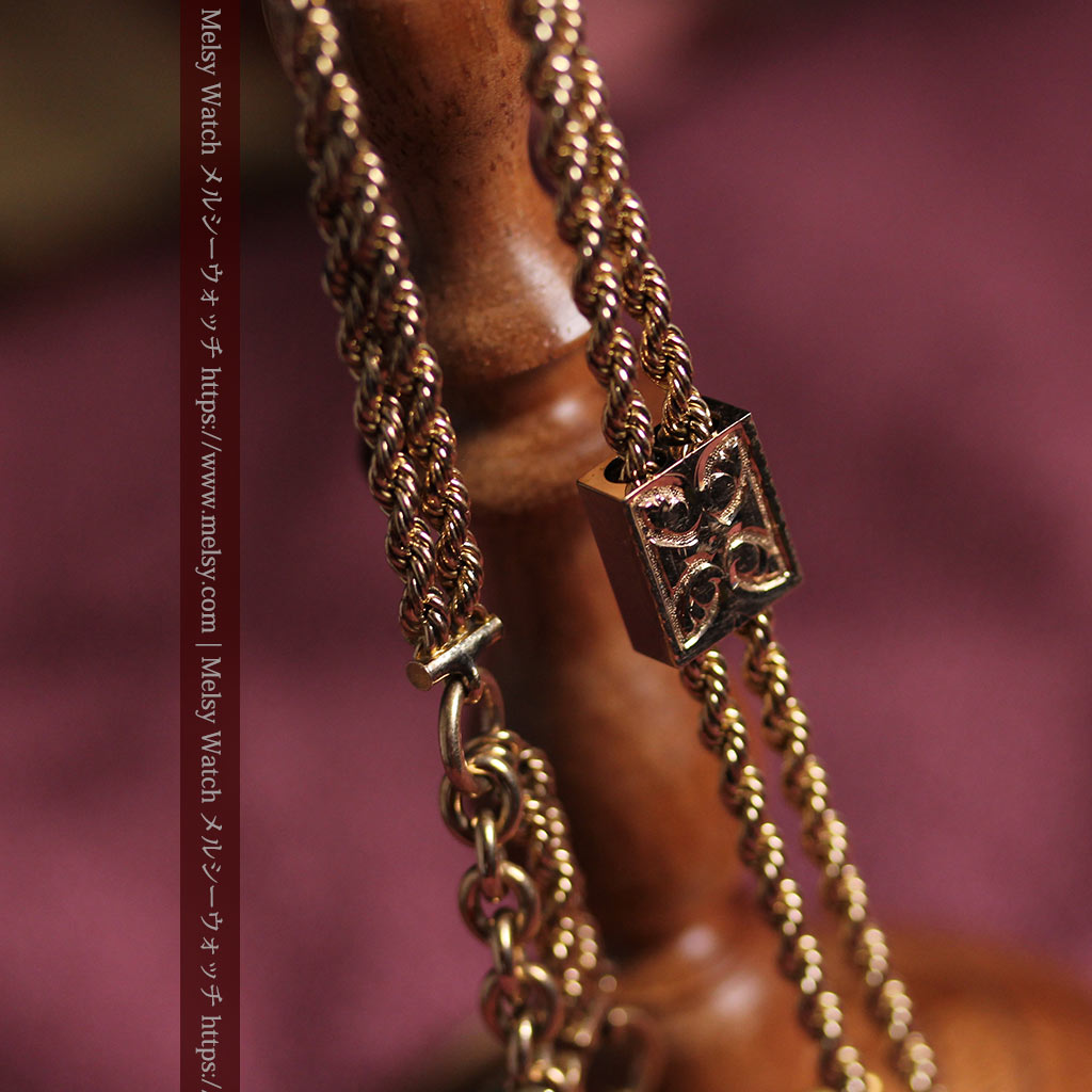 騎士に剣と鷹、髑髏に聖書の飾りが映える アンティーク懐中時計チェーン-C0534-7