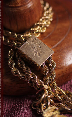 騎士に剣と鷹、髑髏に聖書の飾りが映える アンティーク懐中時計チェーン-C0534-9