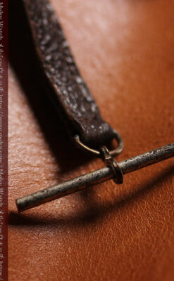 ティファニー 銀無垢アンティーク懐中時計 【1908年頃】銀留めと革紐付き-P2405-16