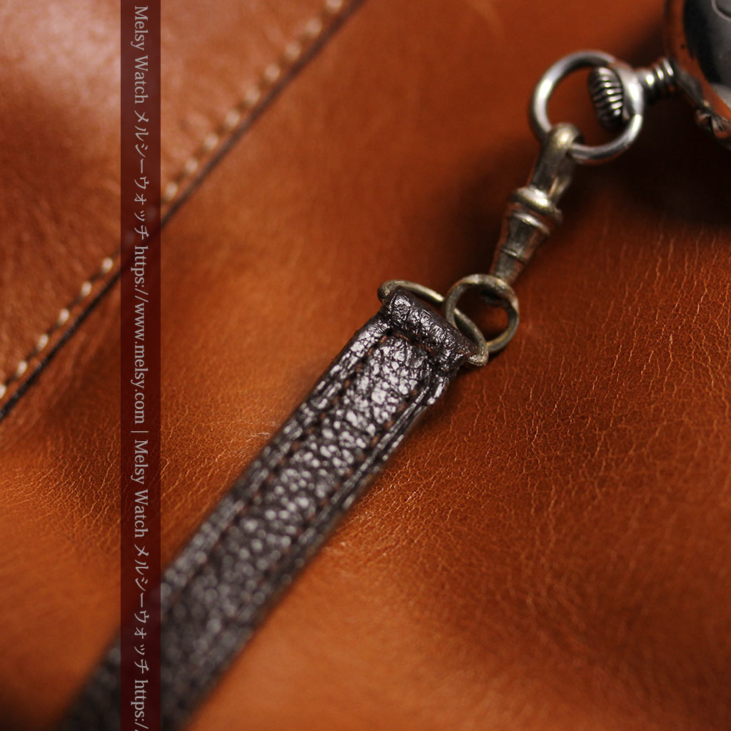 ティファニー 銀無垢アンティーク懐中時計 【1908年頃】銀留めと革紐付き-P2405-17