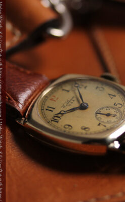 英国仕立てウォルサムの金無垢アンティーク腕時計 クッション型-W1668-10