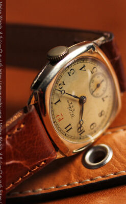 英国仕立てウォルサムの金無垢アンティーク腕時計 クッション型-W1668-11