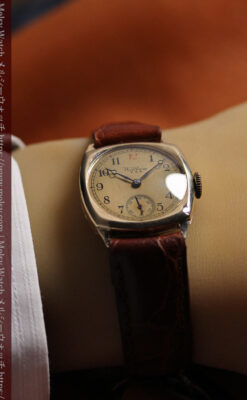 英国仕立てウォルサムの金無垢アンティーク腕時計 クッション型-W1668-14