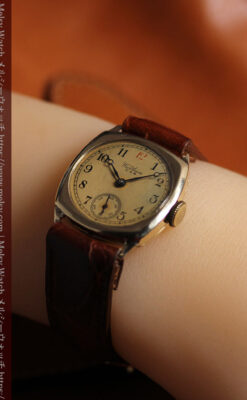 英国仕立てウォルサムの金無垢アンティーク腕時計 クッション型-W1668-15