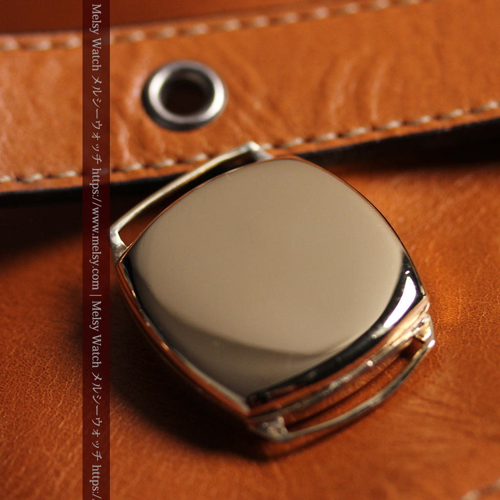 英国仕立てウォルサムの金無垢アンティーク腕時計 クッション型-W1668-18