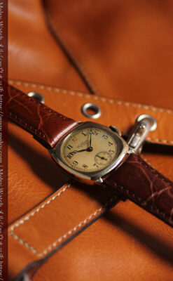 英国仕立てウォルサムの金無垢アンティーク腕時計 クッション型-W1668-4