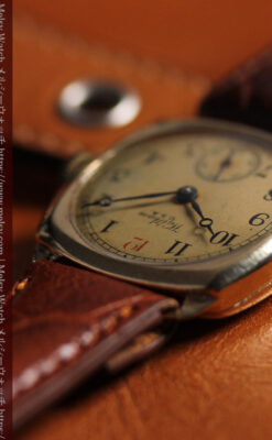 英国仕立てウォルサムの金無垢アンティーク腕時計 クッション型-W1668-9