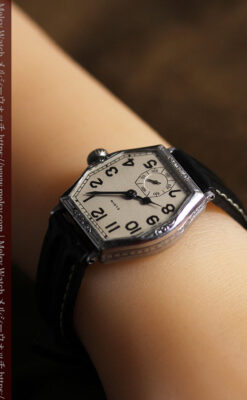 エルジンのアンティーク腕時計 銀色の縦長六角形 カジュアル-W1672-17