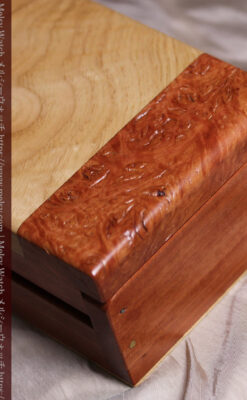 ユーカリの優しい色と模様の美しいレッドガム 手作り木製コレクションボックス・木箱-A0335-6