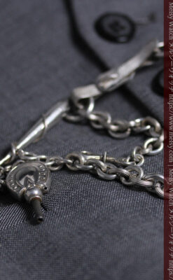 馬具一式をデザインに含めた銀無垢アンティーク懐中時計チェーン 【1880年頃】-C0541-