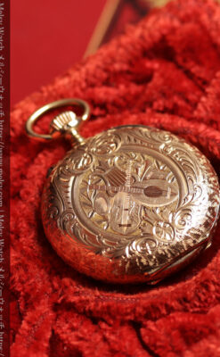 ロンジン 古典的な楽器が並ぶ音楽に携わる方のための金無垢アンティーク懐中時計 【1901年製】箱付き-P2413-6