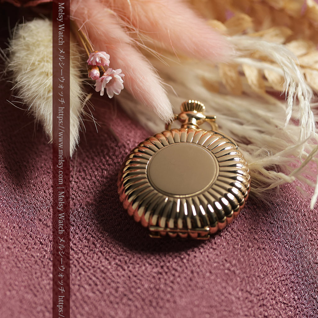 菊花・向日葵のようなケースの凹凸が美しいエルジンの金無垢懐中時計 【1900年頃】-P2414-1