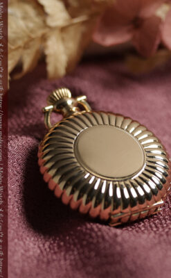 菊花・向日葵のようなケースの凹凸が美しいエルジンの金無垢懐中時計 【1900年頃】-P2414-12