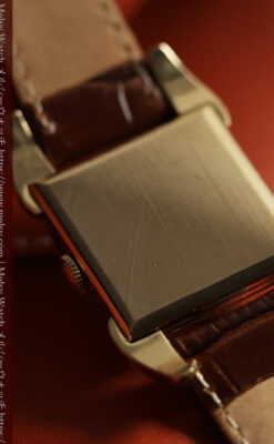 ロンジンの黒い文字盤に金色が映えるアンティーク腕時計 【1953年頃】個性光るラグ-W1683-13