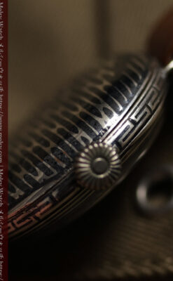 仕事をしながら楽しめるオメガの銀無垢アンティーク腕時計 【1915年頃】ニエロ装飾-W1687-13