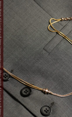 アンティークの雰囲気が漂う上品な細身の紐状アンティーク懐中時計チェーン 2つの飾り付き-C0543-12