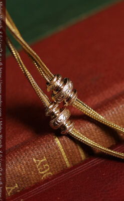 アンティークの雰囲気が漂う上品な細身の紐状アンティーク懐中時計チェーン 2つの飾り付き-C0543-5