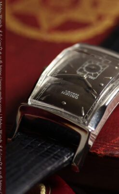 鈍色と銀の美しいカーベックス 曲線を描くグリュエンのアンティーク腕時計 【1940年頃】箱・ベルト付き-W1691-18