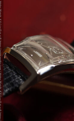 鈍色と銀の美しいカーベックス 曲線を描くグリュエンのアンティーク腕時計 【1940年頃】箱・ベルト付き-W1691-19