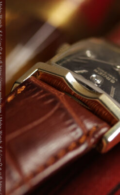 ３点のダイヤと黒い文字盤 グリュエンのアンティーク腕時計 【1950年頃】-W1692-9