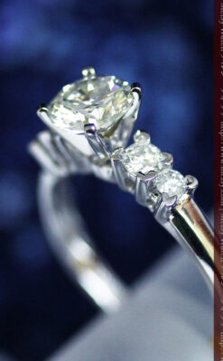 4石のダイヤモンドと18金の指輪-A0200-6