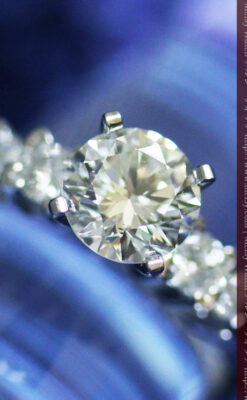 4石のダイヤモンドと18金の指輪-A0200-7