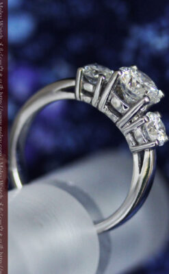 3石のダイヤモンドと18金の指輪-A0203-10