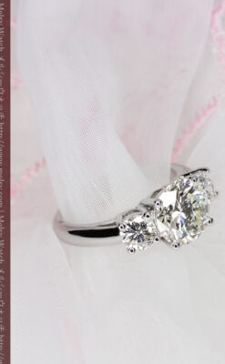 3石のダイヤモンドと18金の指輪-A0203-14