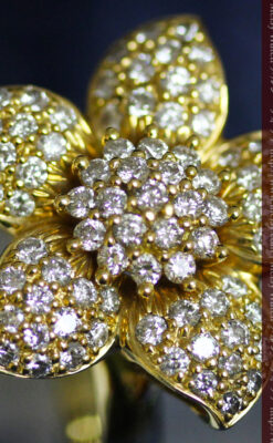 84石のダイヤモンドと18金の花の指輪-A0205-1