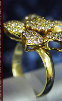 84石のダイヤモンドと18金の花の指輪-A0205-9