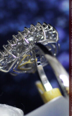 ドロップ型のダイヤモンドと18金の指輪-A0206-10