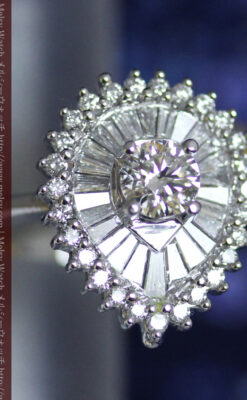 ドロップ型のダイヤモンドと18金の指輪-A0206-6