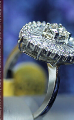 ドロップ型のダイヤモンドと18金の指輪-A0206-9