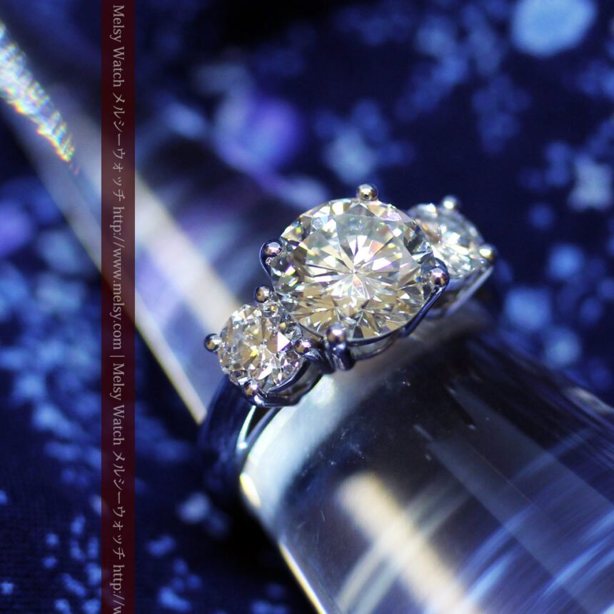 大粒のダイヤモンドと18金の指輪-A0207-1