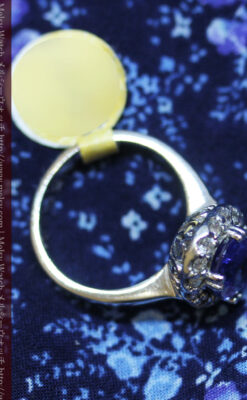 大粒のタンザナイトとダイヤモンドの18金指輪-A0209-10