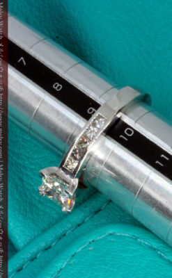 プリンセスカットのダイヤモンドと18金の指輪-A0225-7