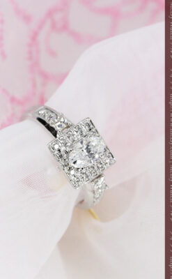 オーバルのダイヤモンドと18金の指輪-A0227-4