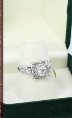 オーバルのダイヤモンドと18金の指輪-A0227-7