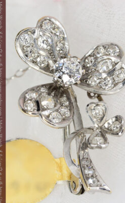 ダイヤモンドの花が咲く金無垢ブローチ-A0234-5