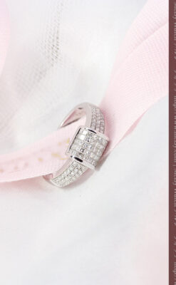 72石のダイヤモンドが煌めく18金リング-A0248-3